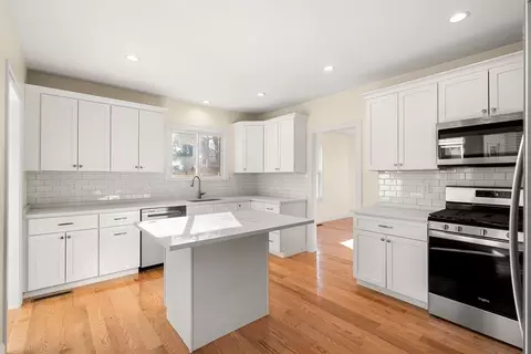 4 Seaview Ave, Danvers, MA 01923 photo 5