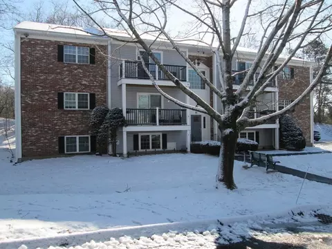10 Chapel Hill Dr #5, Plymouth, MA 02360