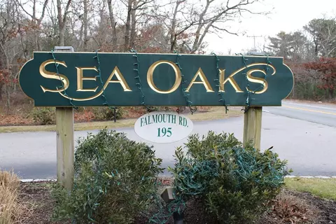 195 Falmouth Rd #3E, Mashpee, MA 02649