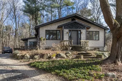 64 Hobbs Rd, Princeton, MA 01541