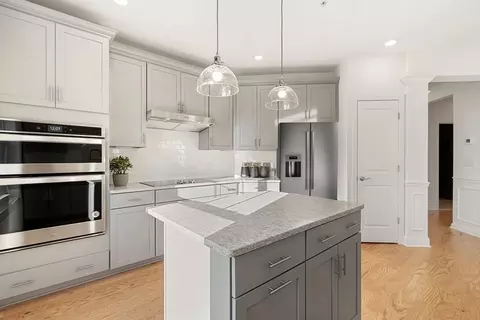 3 Peters Farm Way #401, Westborough, MA 01581