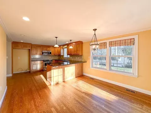 29 Douglas Rd, Needham, MA 02492 photo 6