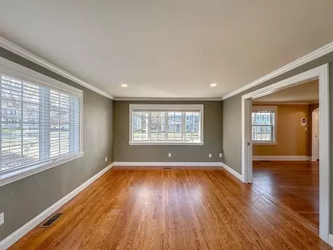 29 Douglas Rd, Needham, MA 02492 photo 9