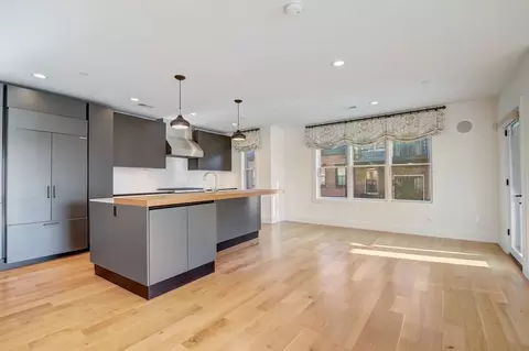 1 Leonard Pl #3, Boston, MA 02127