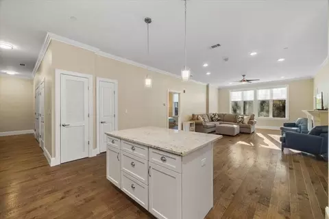 8 Island Ct #111, Easton, MA 02334