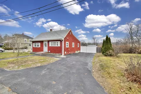 7 Fern Ave, Randolph, MA 02368