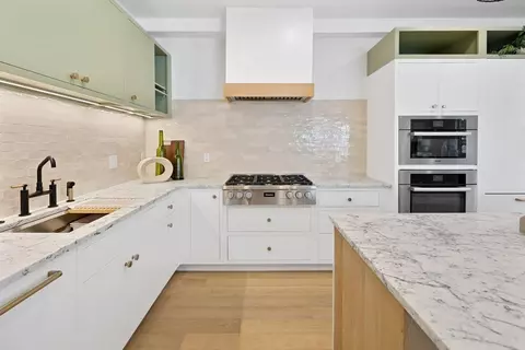 144 Linden St #B, Wellesley, MA 02482