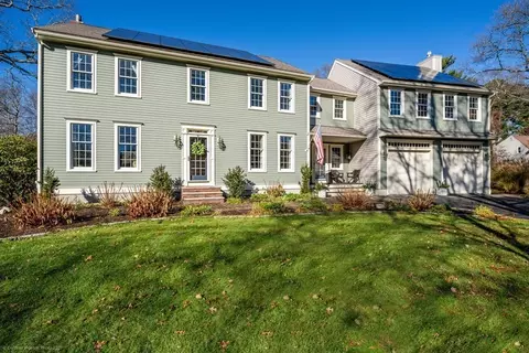 21 Butterfly Trl, Dartmouth, MA 02747