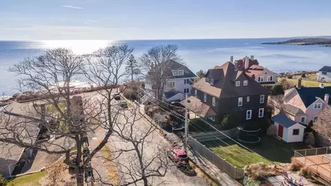 89 Lexington Ave, Gloucester, MA 01930 photo 2