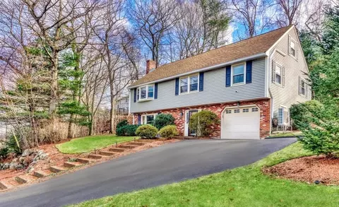 9 Ridgewood Ln, Woburn, MA 01801