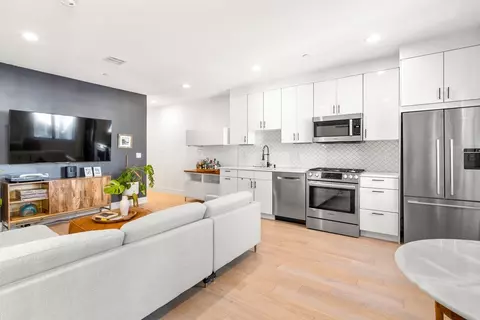 148 W 9th St #4, Boston, MA 02127