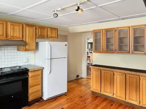 35 Bow St, Beverly, MA 01915 photo 6