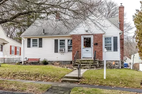 33 Ball St, Worcester, MA 01603