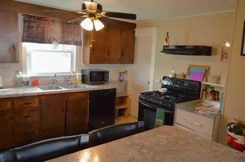 66 Beaudry Ave, Chicopee, MA 01020 photo 9