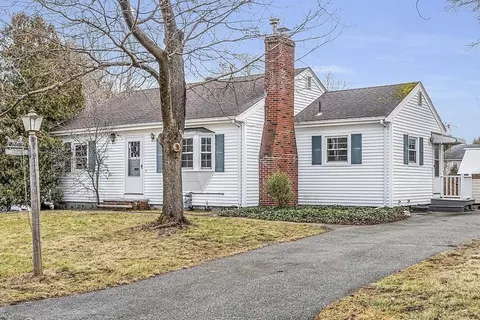 7 Colonial Ter, Chelmsford, MA 01824
