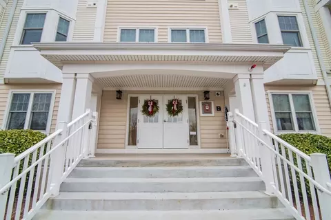 37 Westchester Dr #37, Haverhill, MA 01830