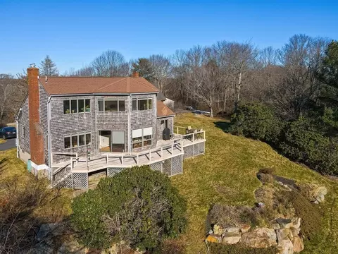 1 Beacon Hl, Gloucester, MA 01930 photo 3