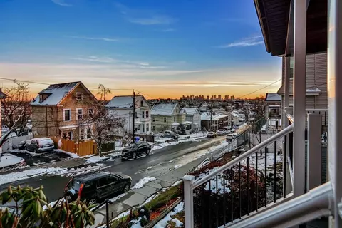 32 Willard St, Chelsea, MA 02150