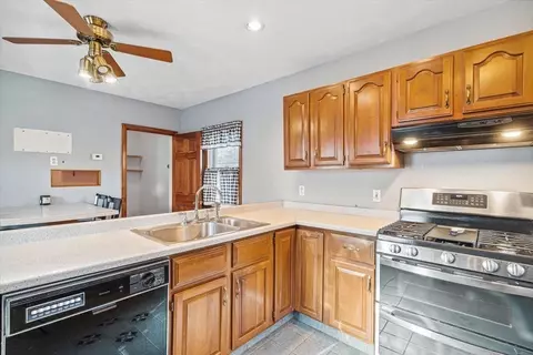 15 Bessom St, Lynn, MA 01902 photo 8
