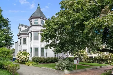 270 Lafayette St #1, Salem, MA 01970