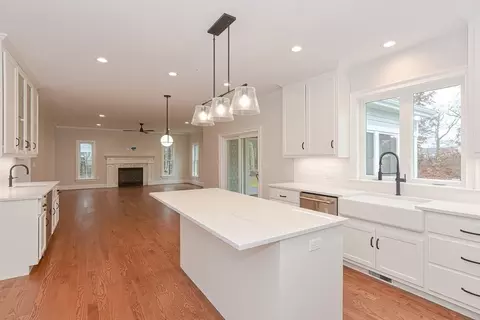 2 Frontier Ln, Millis, MA 02054 photo 4
