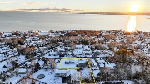 5 Harvard St, Fairhaven, MA 02719 photo 2