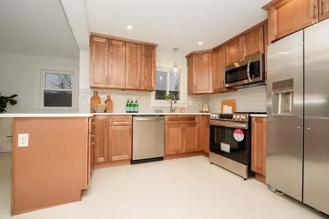 5 Harvard St, Fairhaven, MA 02719 photo 3