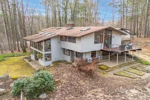 88 Heald Rd, Carlisle, MA 01741