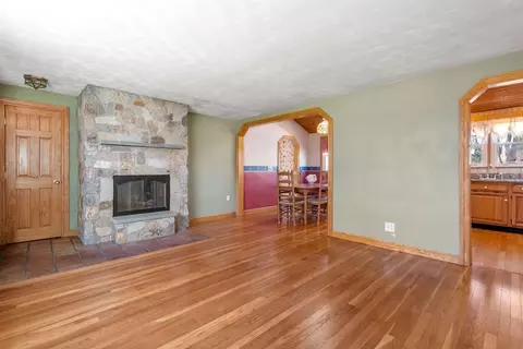 9 Wesson Rd, Ashland, MA 01721 photo 2