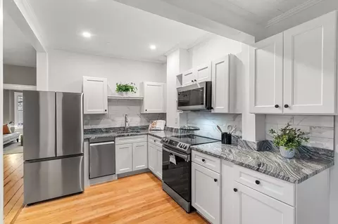 31 Bradbury St, Allston, MA 02134