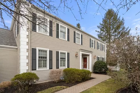 18 Prentiss Pl #18, Medfield, MA 02052