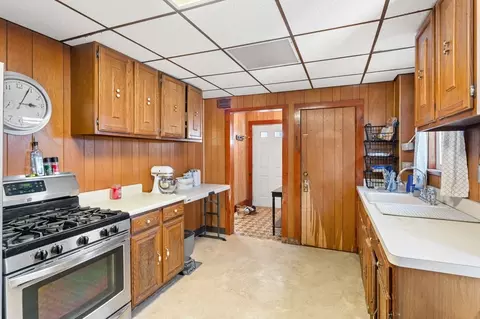 26 Mckinley St, Everett, MA 02149 photo 17
