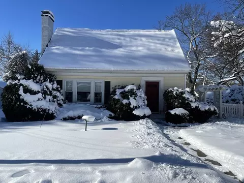 4 Douglas Ave, South Hadley, MA 01075