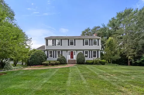 8 Windemere Dr, Andover, MA 01810