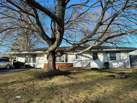 62 Royal Rd, Brockton, MA 02302