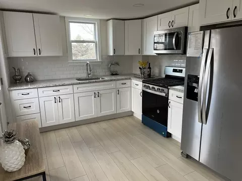 27 Rockefeller St, Randolph, MA 02368