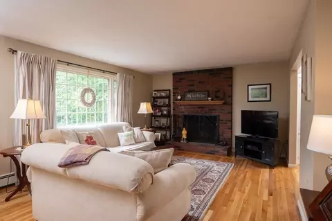 141 Old Oaken Bucket Rd, Norwell, MA 02061