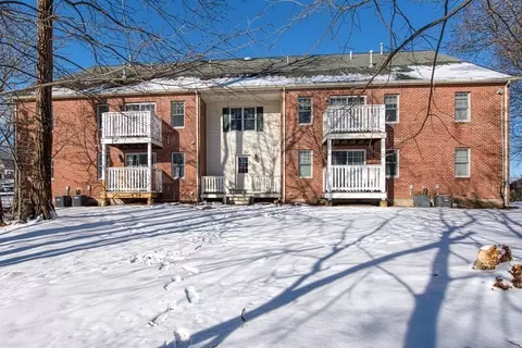 41 Water St #2D, Weymouth, MA 02189