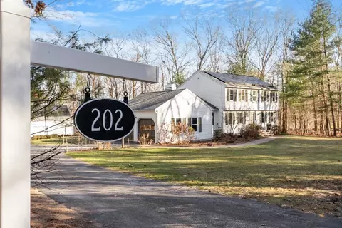 202 High St, Acton, MA 01720