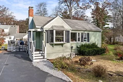 7 Meadowbrook Ln, Ashland, MA 01721