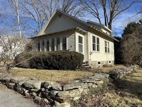 73 Swan Ave, Worcester, MA 01602
