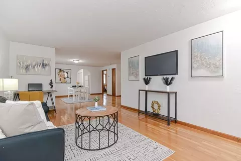59 Green St #1B, Watertown, MA 02472