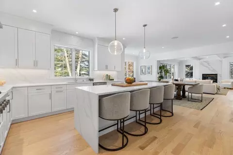 27 Carol Rd, Needham, MA 02492 photo 2