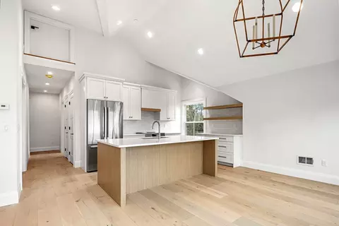 109 North St #301, Hingham, MA 02043