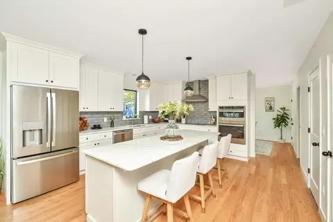 148 Columbia St #4, Cambridge, MA 02139