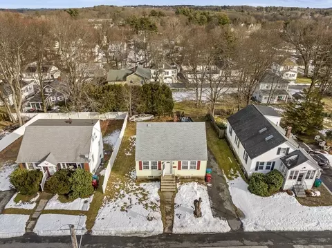 41 Holbrook Ave, Lowell, MA 01852