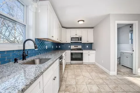 81 Eleventh St, Wareham, MA 02558 photo 3