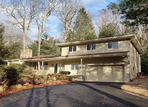 10 Dunanderry Way, Paxton, MA 01612