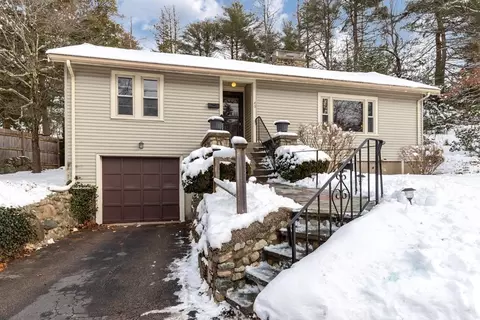 40 Wildwood Dr, Westwood, MA 02090
