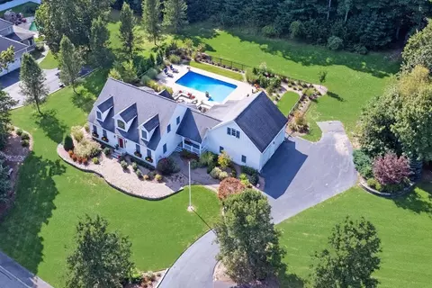 68 Mary Lou Ct, Raynham, MA 02767